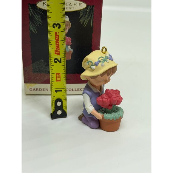 VTG Hallmark Keepsake Ornament Garden Elves Collection Tulip Time Handcrafted 2" - Picture 4 of 5